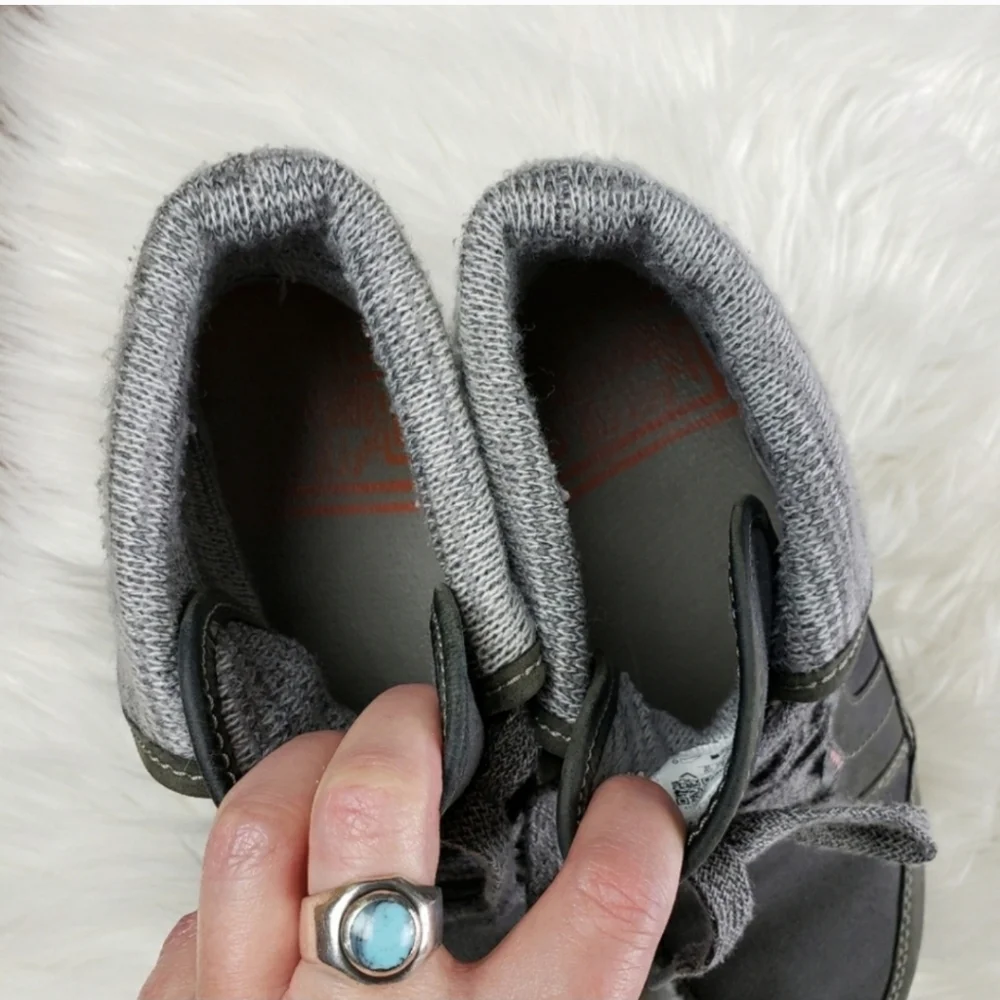 Chaco Barbary chukka Boots size 8